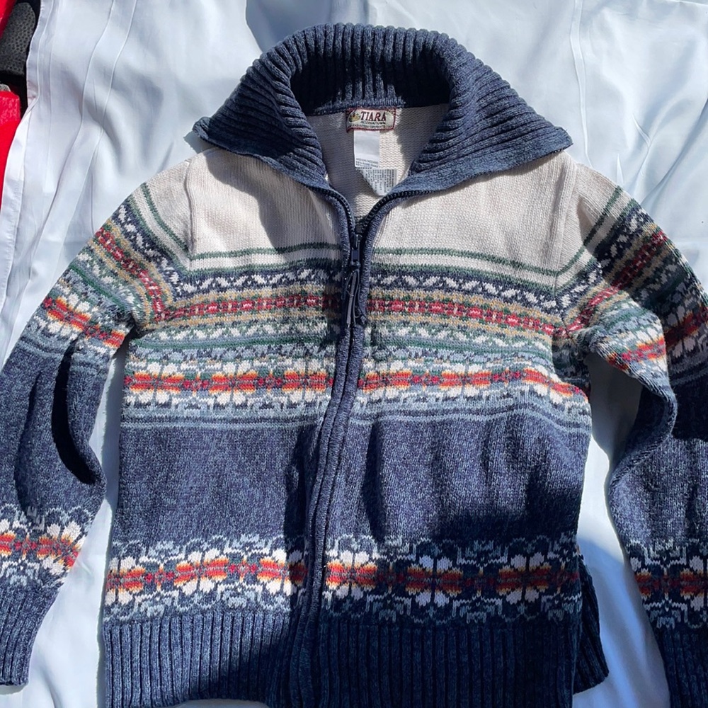 Ladies good condition zipper sweater. Sz. Med.